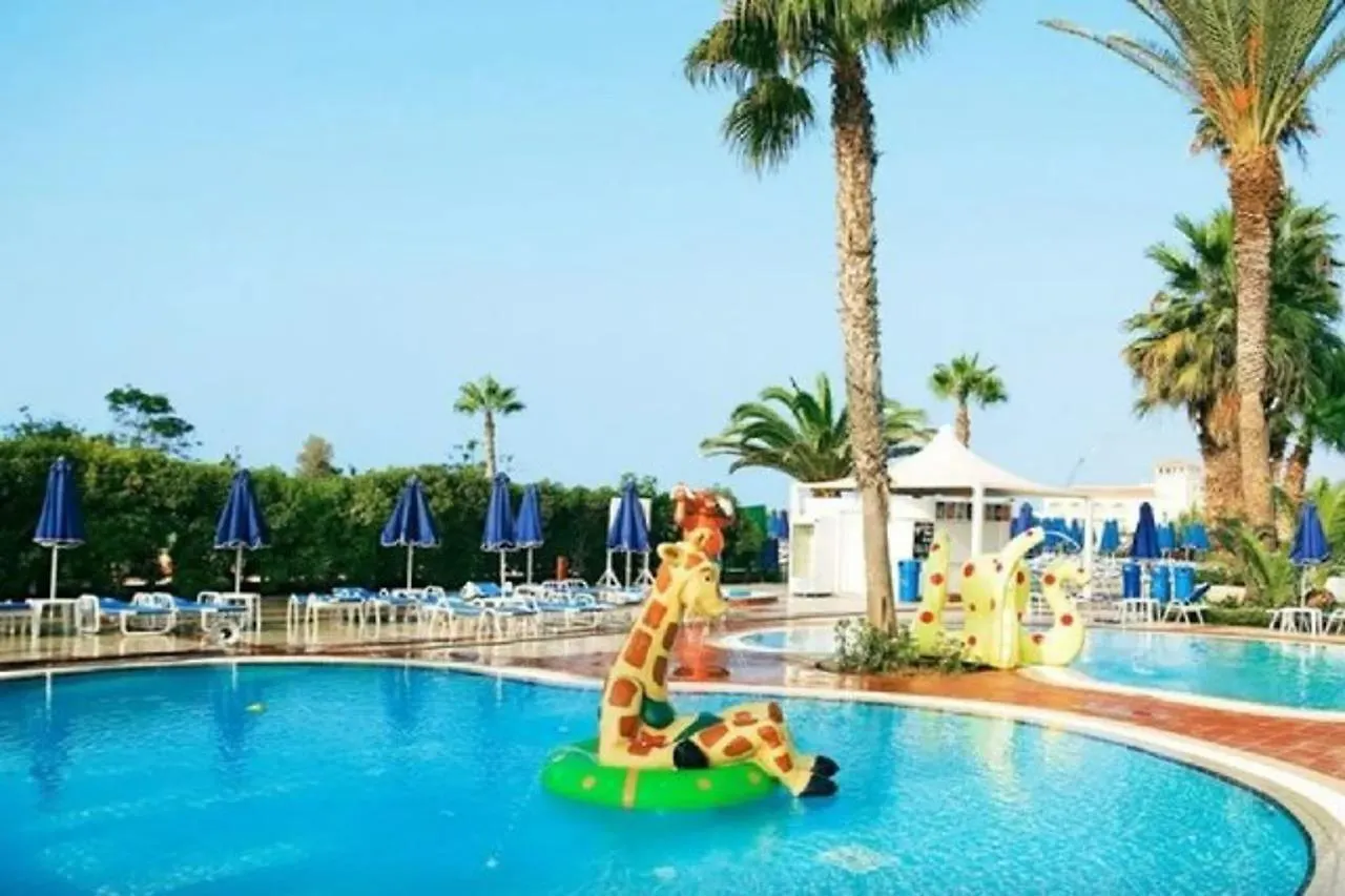 Hotel apartamentowy Sunwing Sandy Bay Beach Village Ajia Napa